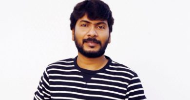 Director Sampath Nandi Contributes Rs 5 Lakhs For The Welfare Of Cine Workers
