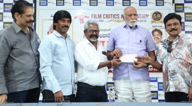 తెలుగు రాష్ట్రాల ముఖ్యమంత్రులు చిన్న నిర్మాతలతో చర్చలు జరపాలి – చదలవాడ శ్రీనివాసరావు తెలుగు రాష్ట్రాల ముఖ్యమంత్రులు చిన్న నిర్మాతలతో చర్చలు జరపాలి – చదలవాడ శ్రీనివాసరావు