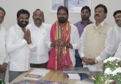 *Telangana Former Minister Srinivas Goud and Former Legislative Council Chairman Swamy Goud Grandly Launch the Song from “Sardar Sarvai Papanna”*